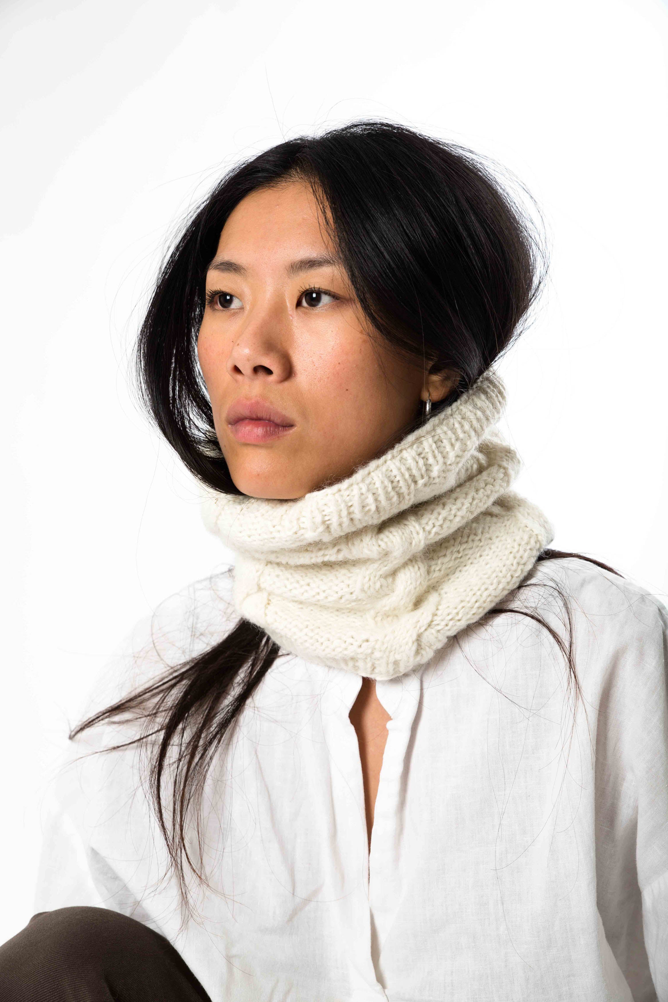 MOHAIR CABLE NECKWARMER